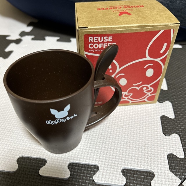 【新品】けんけつちゃん　REUSE COFFEE スプーン付きマグカップ エンタメ/ホビーのおもちゃ/ぬいぐるみ(キャラクターグッズ)の商品写真