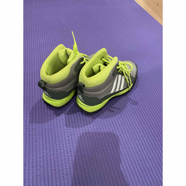 adidas(アディダス)のadidas ハイキングブーツキッド　20cm メンズの靴/シューズ(スニーカー)の商品写真