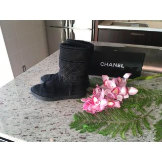 シャネル(CHANEL)の★正規品★CHANEL★スウェードムートンショートブーツ★ブラック★＃２２．５(ブーツ)