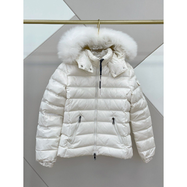 人気定番の - MONCLER 完売品 BADYFURバディファー ホワイト MONCLER