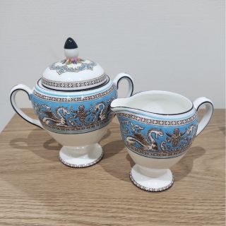 ウェッジウッド(WEDGWOOD)のウェッジウッド・フロレンティーンタ－コイズシュガーボックスとクリーマー(食器)