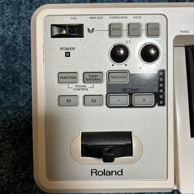 Roland(ローランド)のROLAND A-49 ホワイト　エクスプレッションペダル付き 楽器の鍵盤楽器(キーボード/シンセサイザー)の商品写真