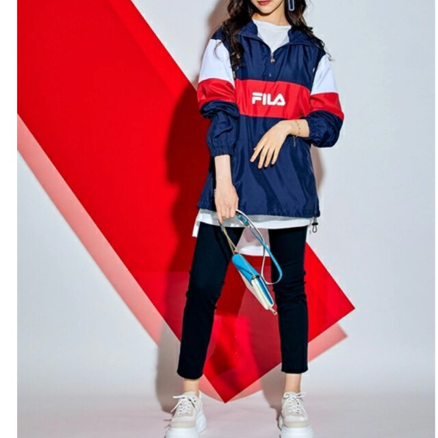 FILA(フィラ)の新品未使用タグ付きFILAナイロンパーカーS〜Mネイビー系 レディースのジャケット/アウター(ナイロンジャケット)の商品写真