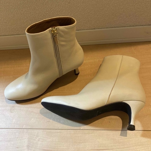 Noble(ノーブル)の専用❣️ノーブル　ブーツ　23cm  新品❣️ 定価 ¥42,900 レディースの靴/シューズ(ブーツ)の商品写真