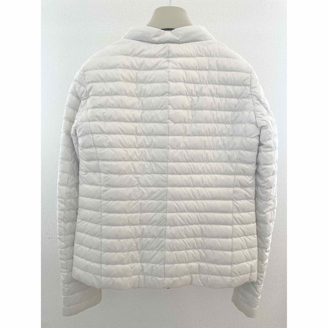 HERNO - 美品 ヘルノ クラウディア ホワイト 超軽量リバーシブル HERNO - 美品 ヘルノ クラウディア ホワイト 超軽量リバーシブル