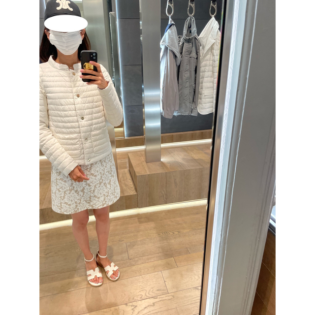 HERNO - 美品 ヘルノ クラウディア ホワイト 超軽量リバーシブル HERNO - 美品 ヘルノ クラウディア ホワイト 超軽量リバーシブル