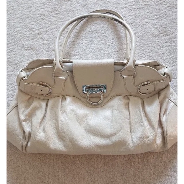 Salvatore Ferragamo - フェラガモ ガンチーニ、レザーバッグ【再々