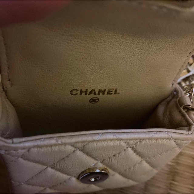 CHANEL メタリックカラーレザーグッズ　チャーム