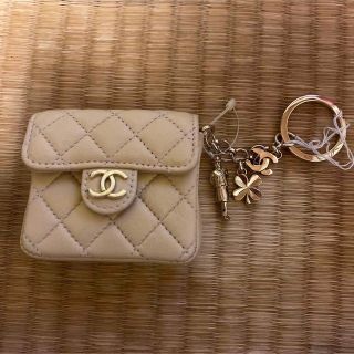 CHANEL メタリックカラーレザーグッズ チャーム
