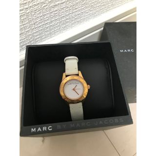 マークバイマークジェイコブス(MARC BY MARC JACOBS)のホワイトレザー腕時計(腕時計)