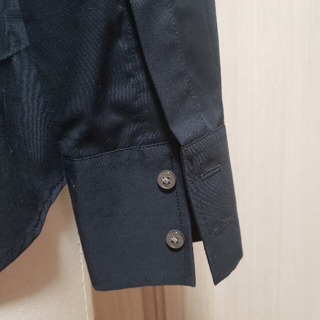 UNIQLO(ユニクロ)のユニクロ 黒シャツ レディースのトップス(シャツ/ブラウス(長袖/七分))の商品写真