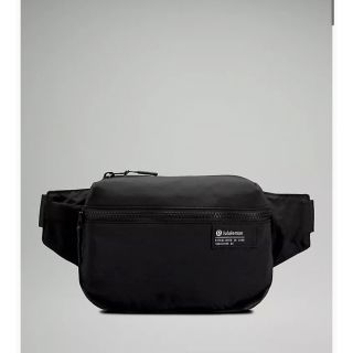 ルルレモン(lululemon)の専用！日本未入荷 最新作 Clean Lines Belt Bag 2L(ウエストポーチ)