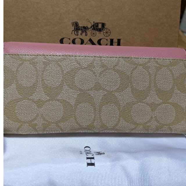 COACH(コーチ)のCOACH  長財布　シグネチャー　ピンクのワンポイント２ レディースのファッション小物(財布)の商品写真