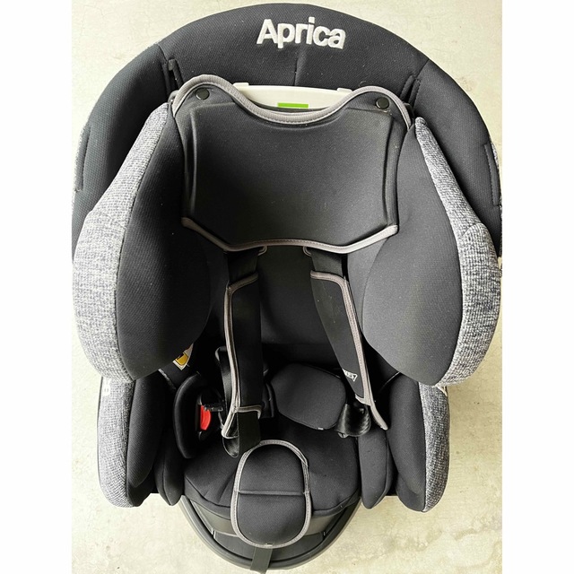 Aprica 新生児から使えるチャイルドシート 自動車用チャイルドシート本体