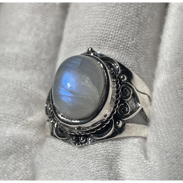 天然石シルバーリング　銀高純度　澄んだ特別なムーンストーン指輪　19号2Dジpg メンズのアクセサリー(リング(指輪))の商品写真