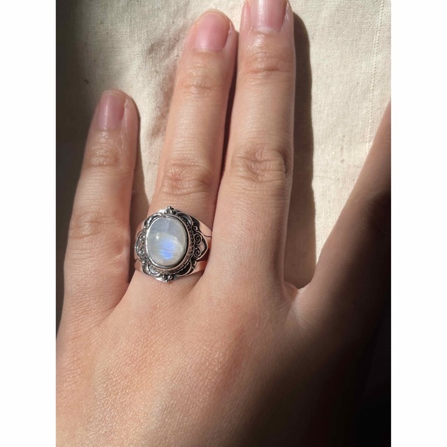 天然石シルバーリング　銀高純度　澄んだ特別なムーンストーン指輪　19号2Dジpg メンズのアクセサリー(リング(指輪))の商品写真