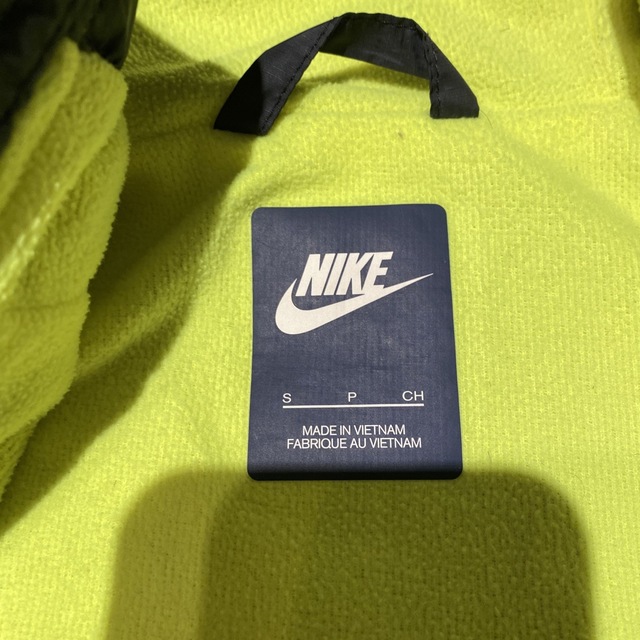 NIKE(ナイキ)のNIKE 130から140 キッズ/ベビー/マタニティのキッズ服男の子用(90cm~)(ジャケット/上着)の商品写真