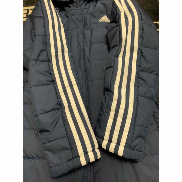 adidas(アディダス)のadidas アディダスベンチコート キッズ/ベビー/マタニティのキッズ服男の子用(90cm~)(コート)の商品写真