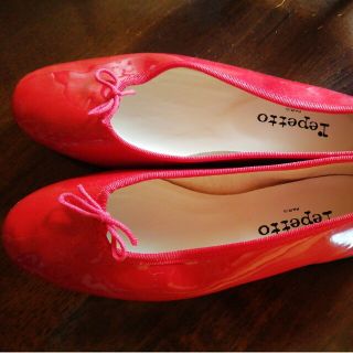 レペット(repetto)のレペット　赤　バレエシューズ　39サイズ　試し履きのみ(バレエシューズ)