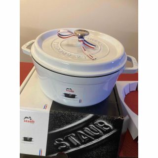 ストウブ(STAUB)のストウブ　ココット　24cm 希少　ホワイト　新品未使用(鍋/フライパン)