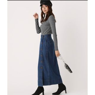 アズールバイマウジー(AZUL by moussy)のアズールバイマウジー　フロントボタンデニムロングスカート(ロングスカート)