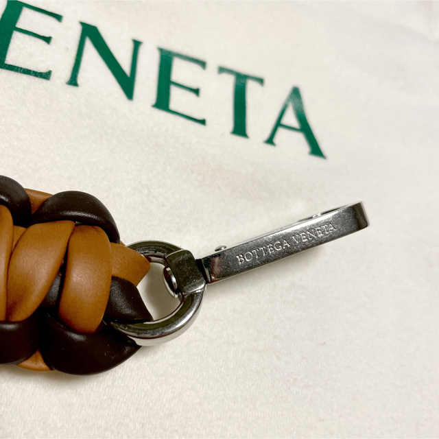 Bottega Veneta(ボッテガヴェネタ)の【新品】BOTTEGA VENETA ボッテガヴェネタ キーリング メンズのファッション小物(キーホルダー)の商品写真