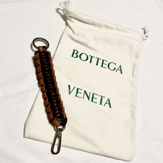 Bottega Veneta(ボッテガヴェネタ)の【新品】BOTTEGA VENETA ボッテガヴェネタ キーリング メンズのファッション小物(キーホルダー)の商品写真