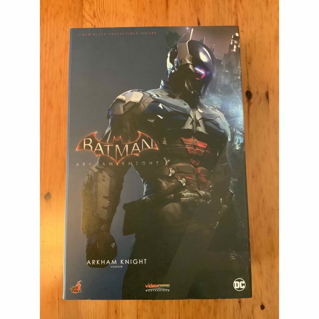 ホットトイズ 『バットマン：アーカム・ナイト』プレステージスーツ版開封品