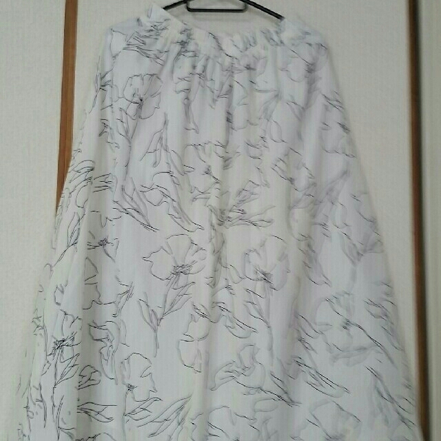 GRL(グレイル)のグレイル　花柄　ロングスカート レディースのスカート(ロングスカート)の商品写真