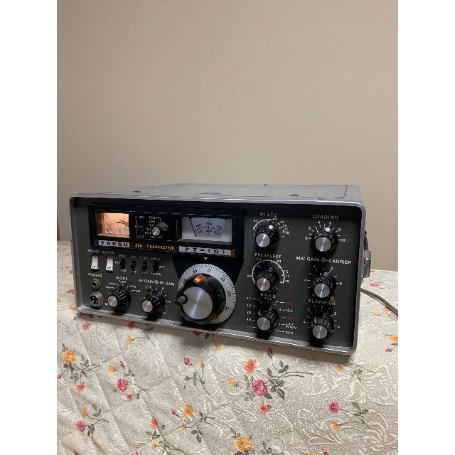 YAESU FT-101　無線機とレストア本　おまけ付 エンタメ/ホビーのテーブルゲーム/ホビー(アマチュア無線)の商品写真