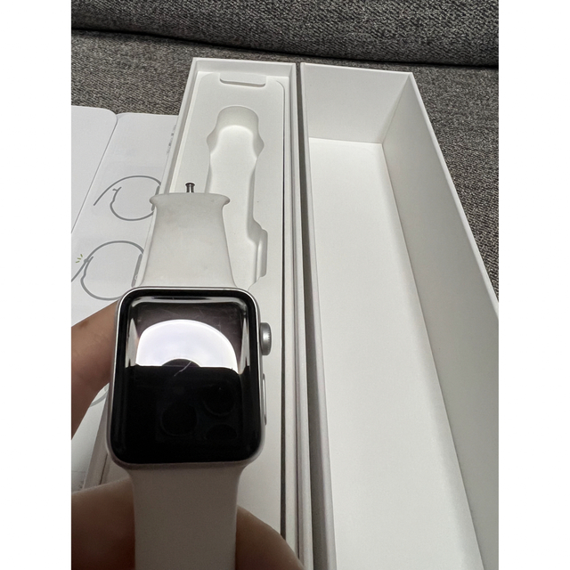 Apple Watch(アップルウォッチ)のアップル Apple Watch2 38mm アルミ ホワイトスポーツバンド スマホ/家電/カメラのスマートフォン/携帯電話(その他)の商品写真
