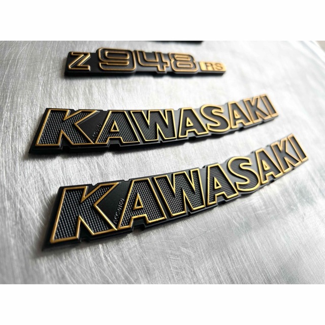 カワサキ Z948RS KAWASAKI大文字 ブラック＆ゴールドエンブレム