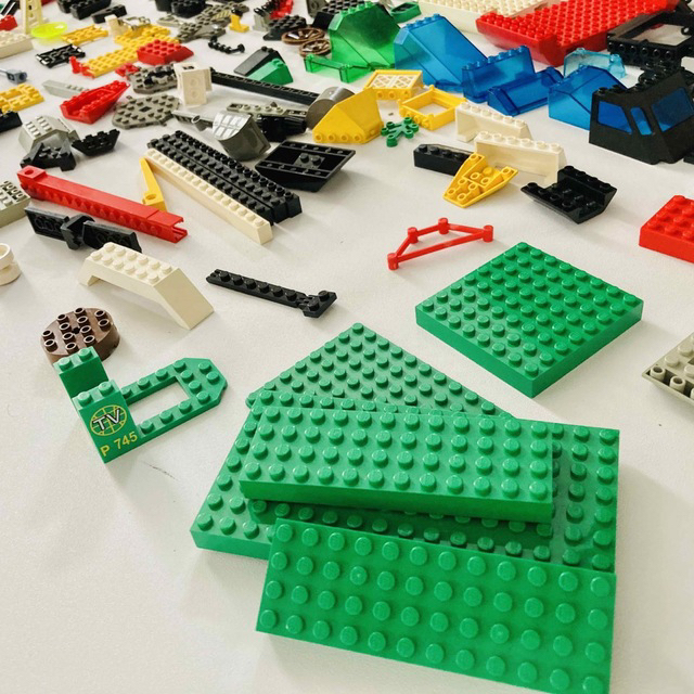 Lego(レゴ)の【大量】超お得 LEGO 希少特殊パーツセットまとめ キッズ/ベビー/マタニティのおもちゃ(知育玩具)の商品写真