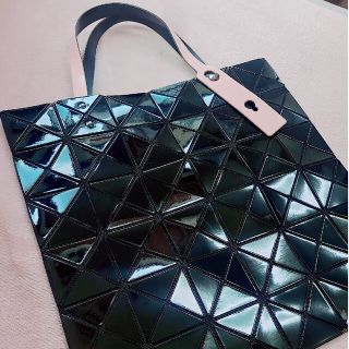 イッセイミヤケ(ISSEY MIYAKE)のISSEY MIYAKE【新品】BAOBAO(トートバッグ)