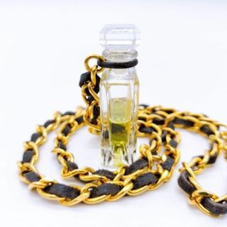 CHANEL - CHANEL シャネル ヴィンテージ No.19パヒューム チェーン