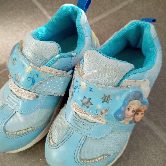 プリンセス　スニーカー　靴　17cm キッズ/ベビー/マタニティのキッズ靴/シューズ(15cm~)(スニーカー)の商品写真