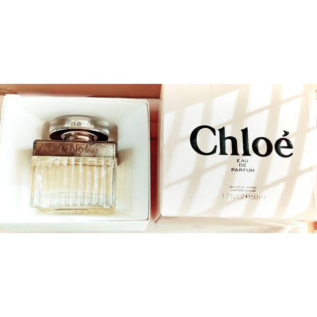 Chloe(クロエ)のクロエ オードパルファム  50mL　chloe　外箱付き　説明書付き コスメ/美容の香水(ユニセックス)の商品写真