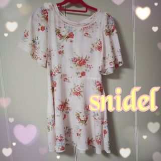 スナイデル(SNIDEL)のsnidel スナイデル　花柄ワンピース　ピンク(ミニワンピース)