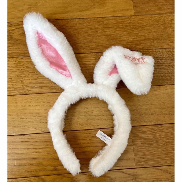 Disney(ディズニー)のディズニーカチューシャ　うさみみ🐰 レディースのヘアアクセサリー(カチューシャ)の商品写真