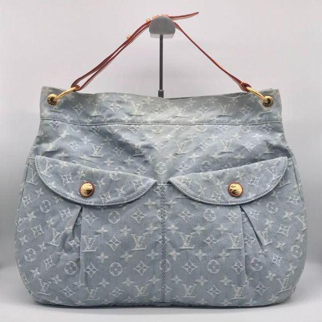 LOUIS VUITTON(ルイヴィトン)のルイヴィトン モノグラム デニム デイリーGM ショルダーバック ブルークレール レディースのバッグ(ショルダーバッグ)の商品写真