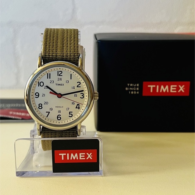 TIMEX(タイメックス)のTIMEX ウィークエンダー セントラルパーク クリーム×オリーブ T2N651 メンズの時計(腕時計(アナログ))の商品写真