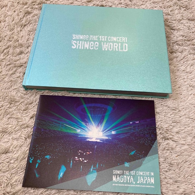 SHINee(シャイニー)のTHE 1ST CONCERT SHINee WORLD 写真集　ジョンヒョン エンタメ/ホビーのタレントグッズ(アイドルグッズ)の商品写真