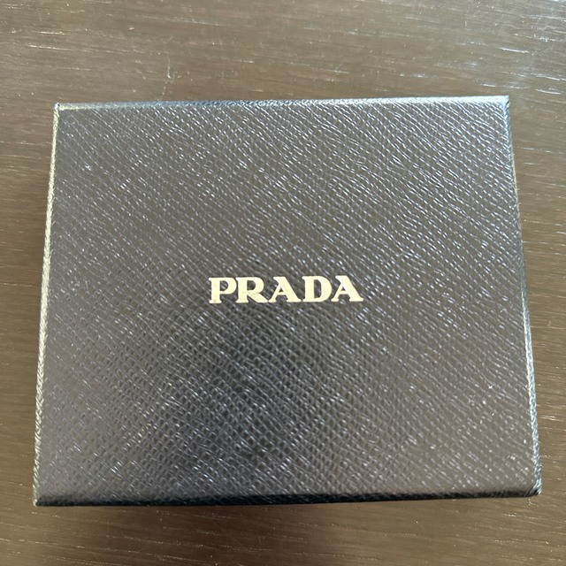 PRADA(プラダ)のPrada財布の箱 インテリア/住まい/日用品のインテリア小物(小物入れ)の商品写真