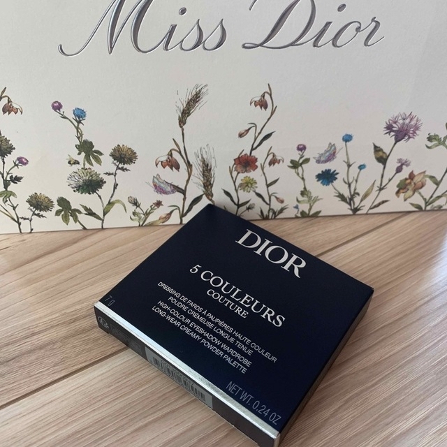 Dior(ディオール)の新品未開封　ディオール　サンククルールクチュール　1947 ミスディオール コスメ/美容のベースメイク/化粧品(アイシャドウ)の商品写真