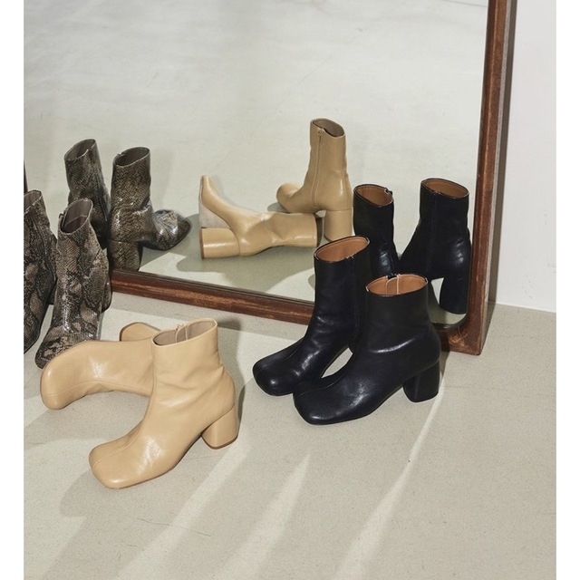 TODAYFUL(トゥデイフル)のTODAYFUL Square Short Boots【セール価格】 レディースの靴/シューズ(ブーツ)の商品写真