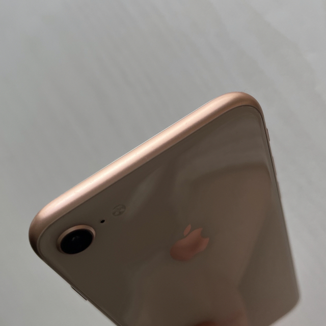 Apple(アップル)のiPhone8 Pink gold Apple 美品　iFaceのケース付き☆ スマホ/家電/カメラのスマートフォン/携帯電話(スマートフォン本体)の商品写真