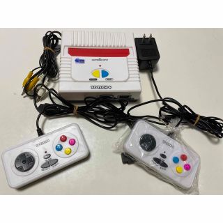 FC TECH ＋　ファミコン互換機　内蔵ゲーム20種(家庭用ゲーム機本体)