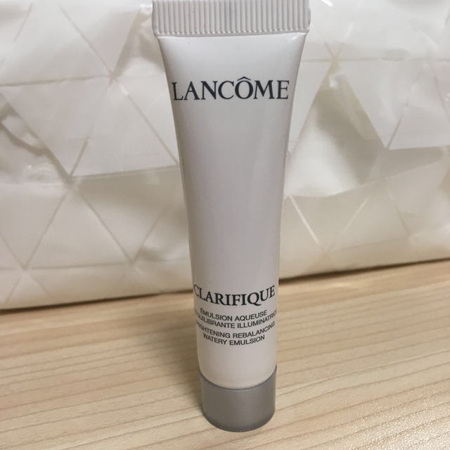 LANCOME(ランコム)のランコム クラリフィックバランシングウォータリーエマルジョン乳液 15ml試供品 コスメ/美容のスキンケア/基礎化粧品(乳液/ミルク)の商品写真