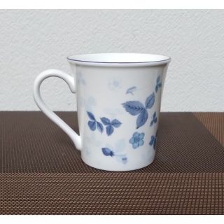 ウェッジウッド(WEDGWOOD)のウェッジウッド・ストロベリーブルー マグカップ(食器)