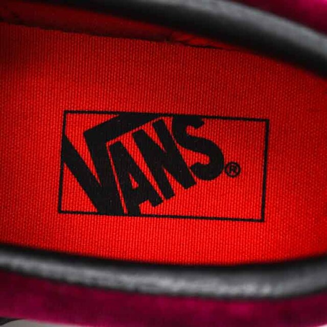 VANS(ヴァンズ)のバンズ スニーカー スリッポン V98THICK OP ベルベット シューズ 厚底 ヴァンズ 靴 レディース 22.5cmサイズ ワインレッド VANS レディースの靴/シューズ(スニーカー)の商品写真